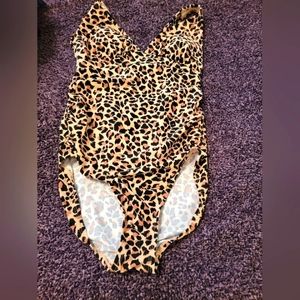 KONA SOL SWIMSUIT SIZE LARGE